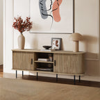 TV-Lowboard mit Schiebetüren und Kabeldurchlass