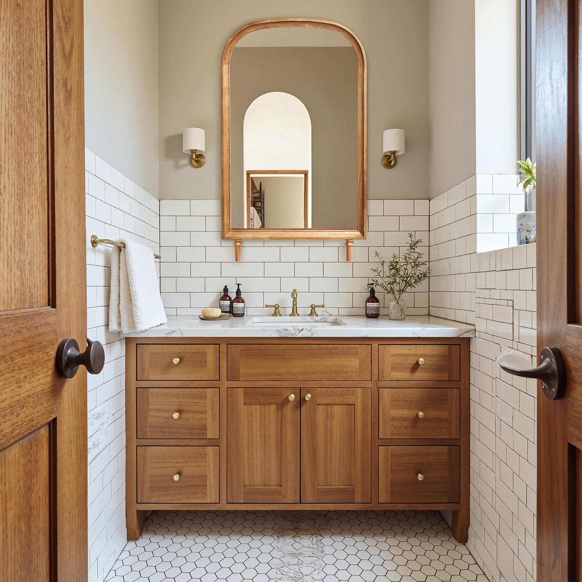 Horizon-Serie Bogen-Holzspiegel mit abnehmbaren Beinen