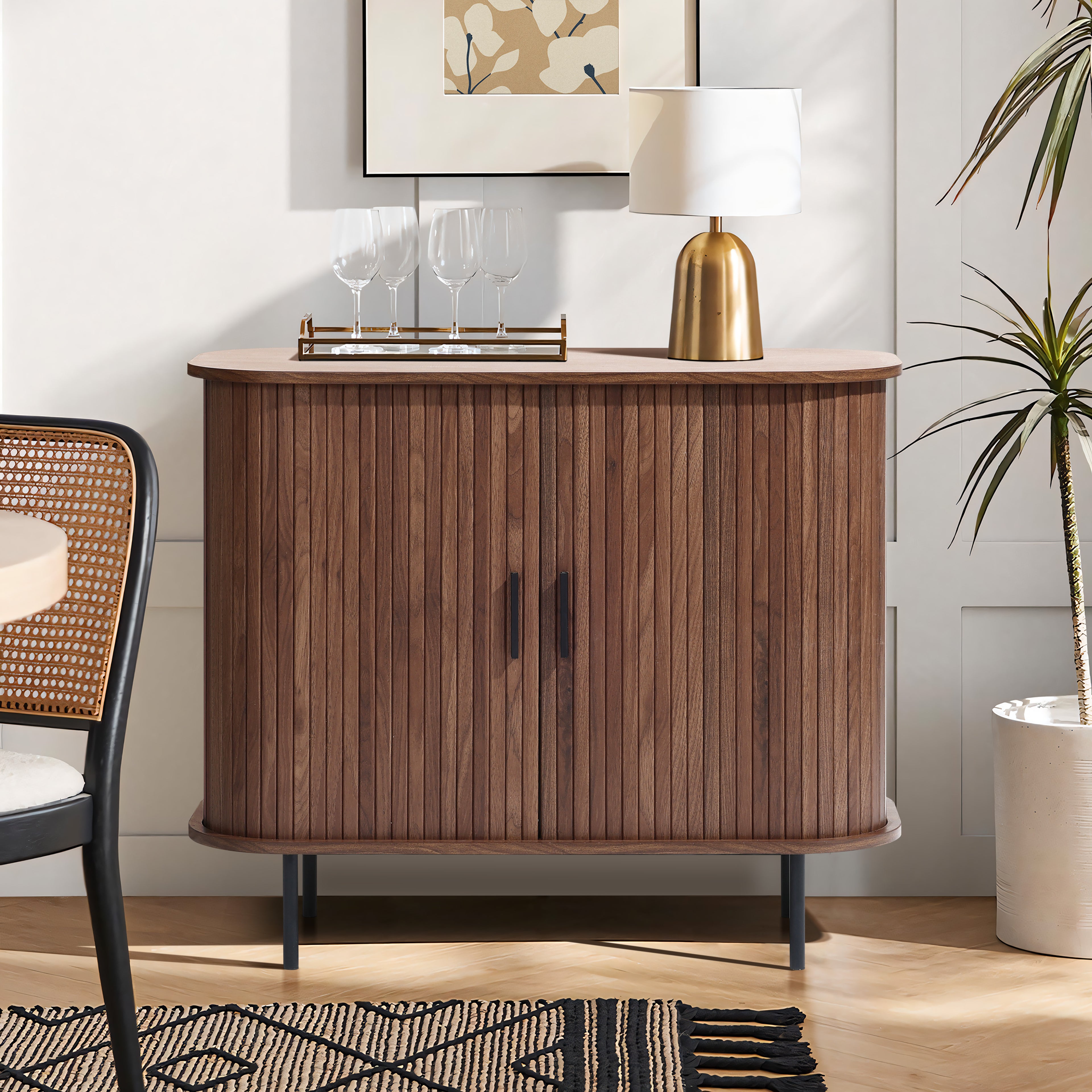 Zweittüriges Sideboard mit Lamellentüren