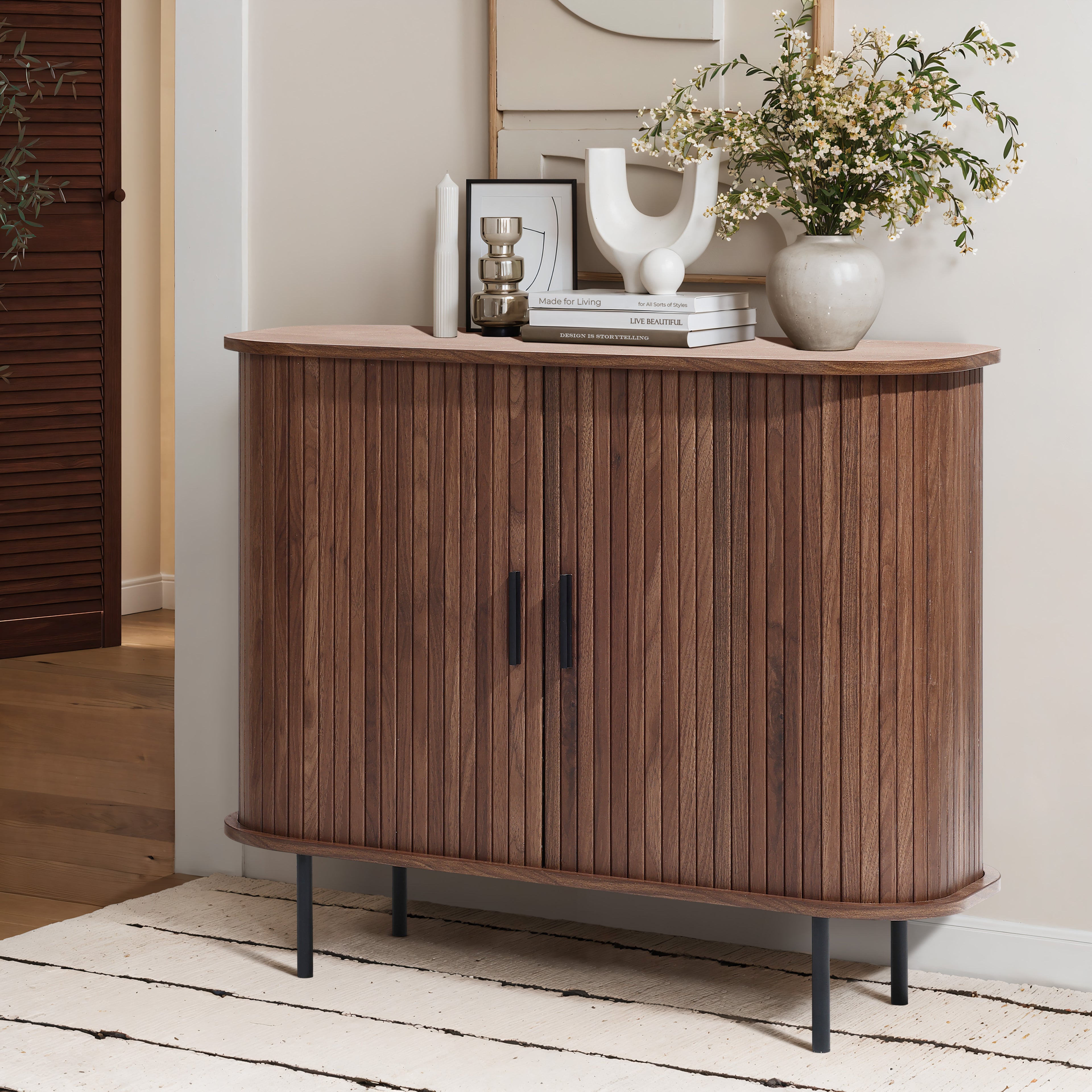 Zweittüriges Sideboard mit Lamellentüren