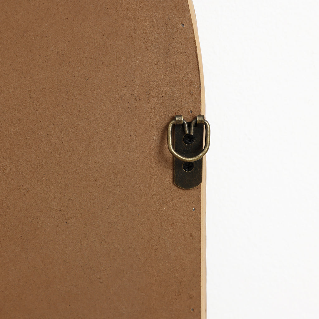 Wandspiegel mit Bambusrahmen in Bogenform