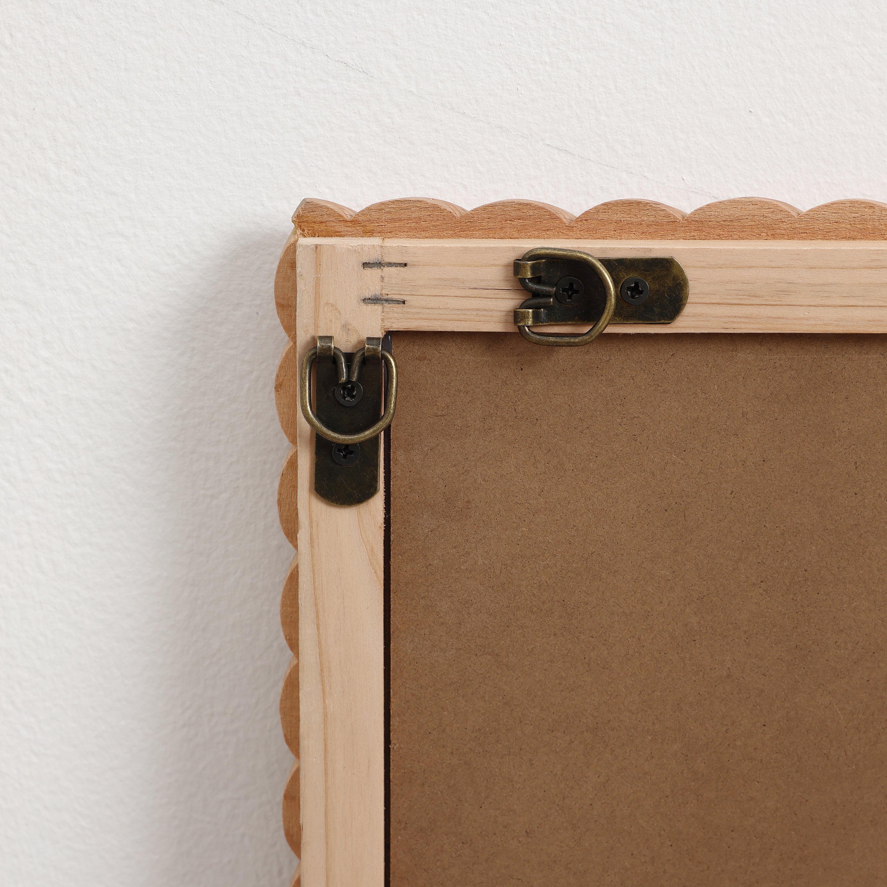 Rechteckiger Wandspiegel mit Buchenholzrahmen 90 cm hoch als Akzent- und Schminktischspiegel