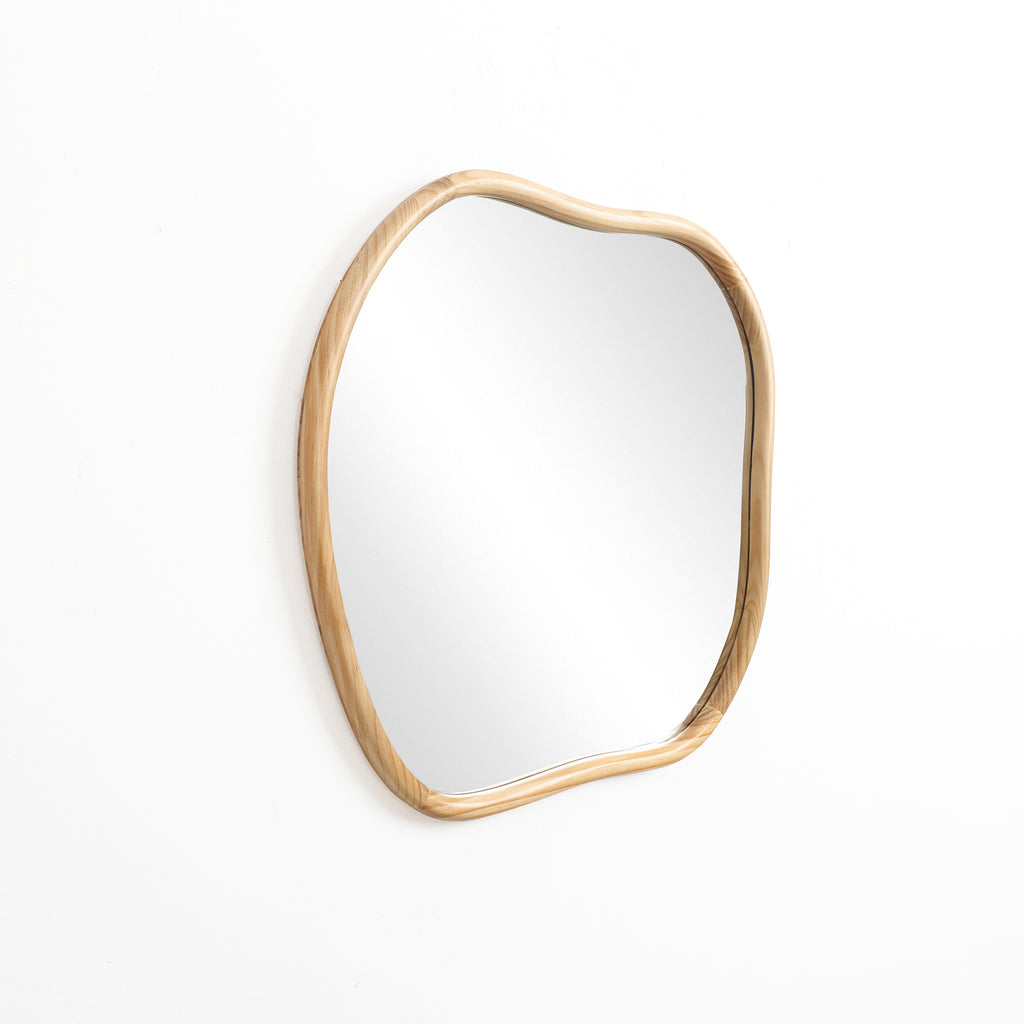 Irregulärer Wandspiegel aus Naturkiefer – Organische Form mit Holzrahmen