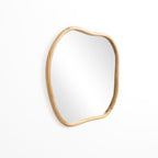 Irregulärer Wandspiegel aus Naturkiefer – Organische Form mit Holzrahmen