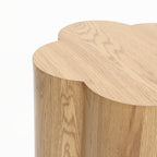 Beistelltisch in Baumstamm-Optik mit Blütenform – Holzmaserung