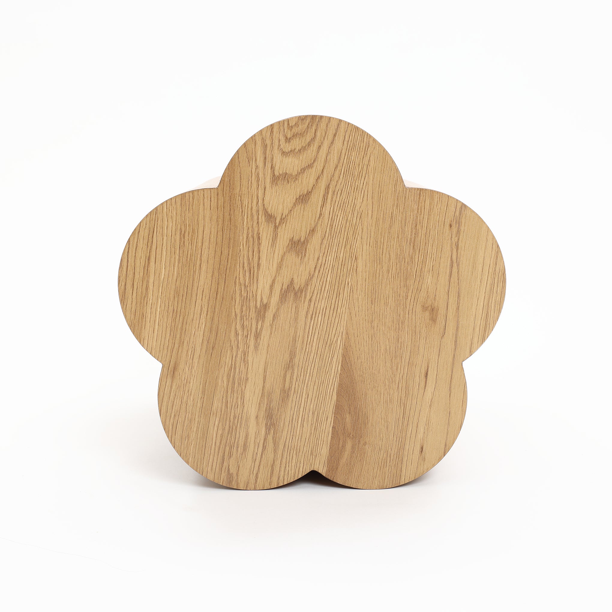 Beistelltisch in Baumstamm-Optik mit Blütenform – Holzmaserung