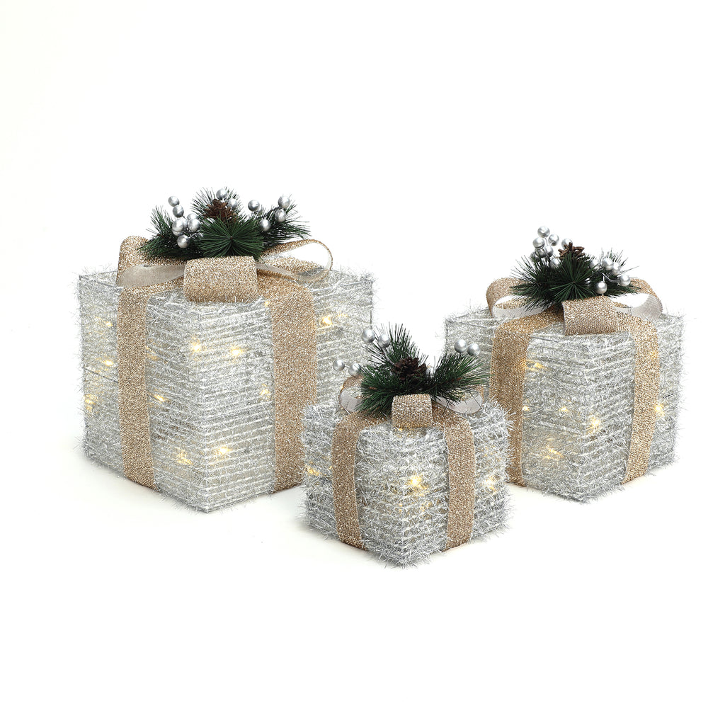 3er-Set LED-Geschenkboxen – Weihnachtsdeko in Silber mit goldenen Schleifen und Beeren