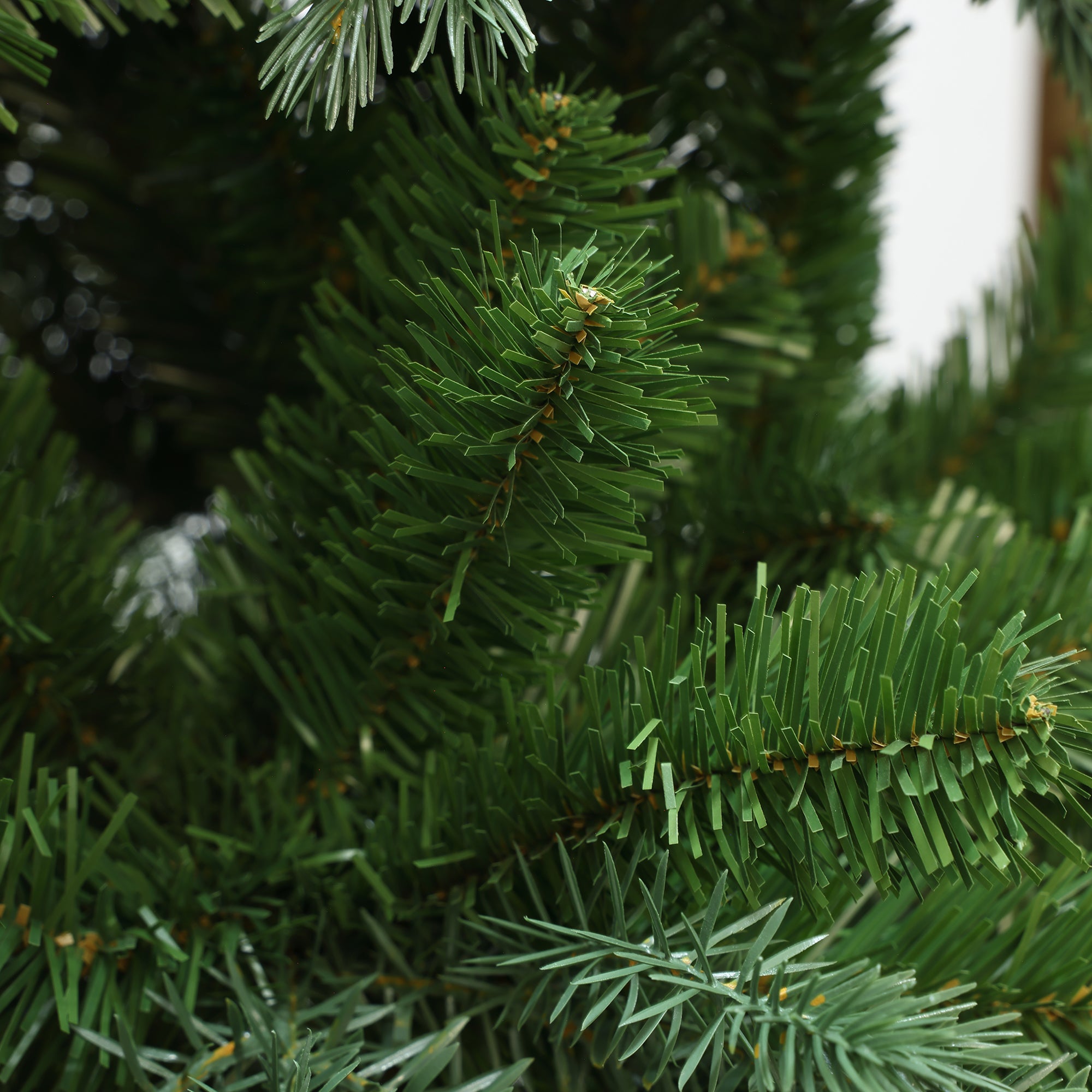 220 cm künstlicher Weihnachtsbaum – Naturgetreues Design mit 1949 Zweigen, Ø 130 cm, inkl. stabilem Metallständer