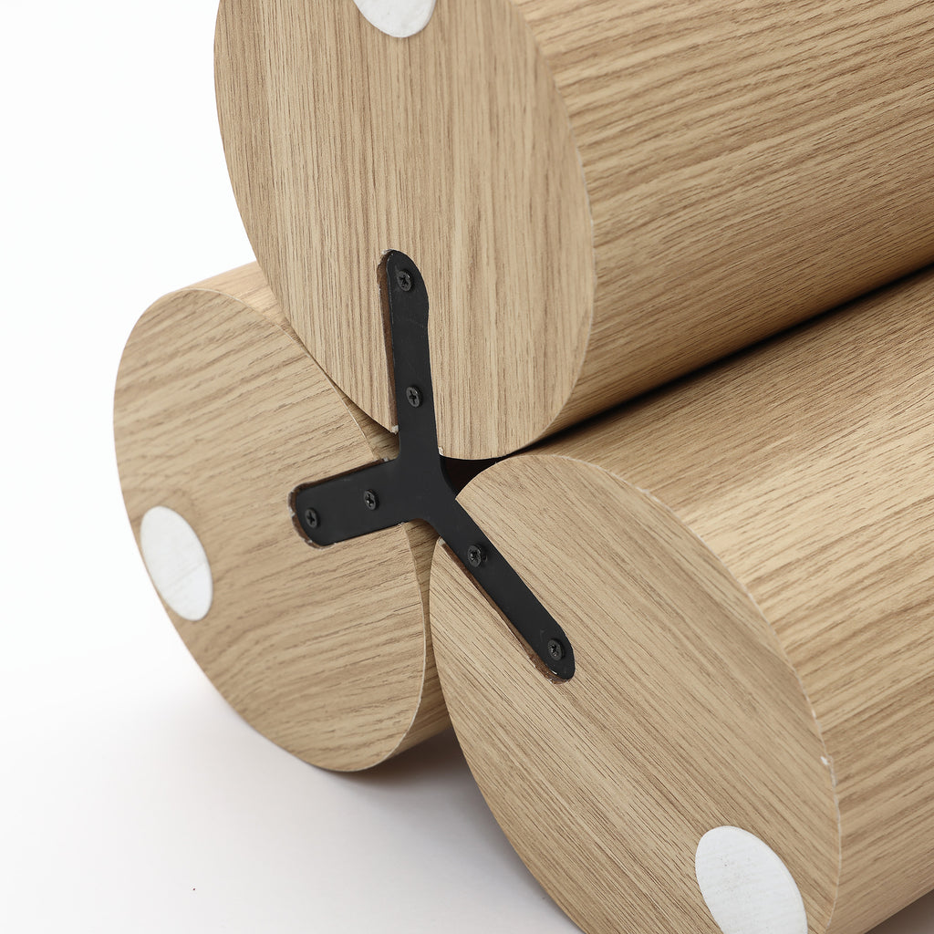 Moderner Beistelltisch aus Holz – runder Couchtisch, kleiner Sofatisch/Dekotisch