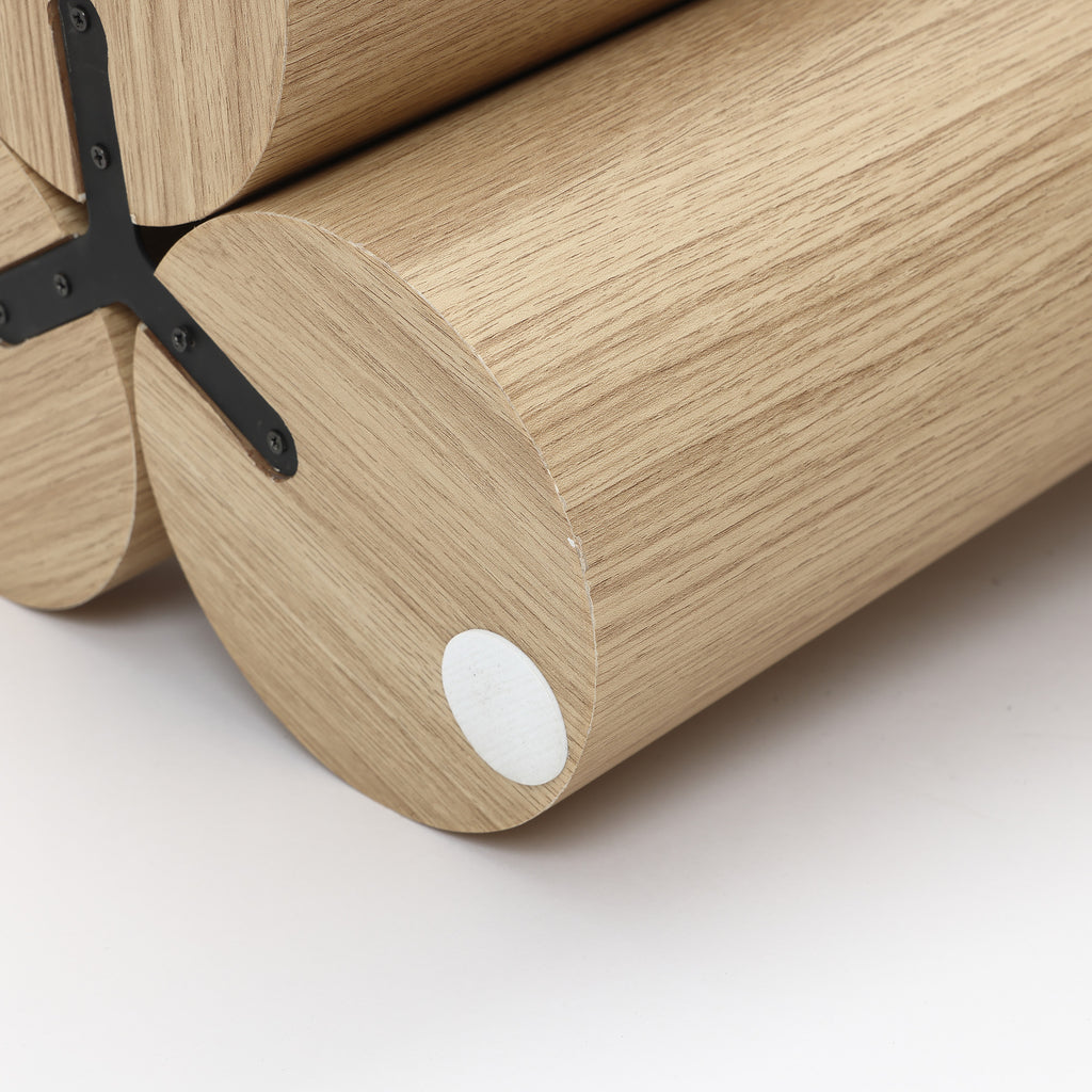 Moderner Beistelltisch aus Holz – runder Couchtisch, kleiner Sofatisch/Dekotisch