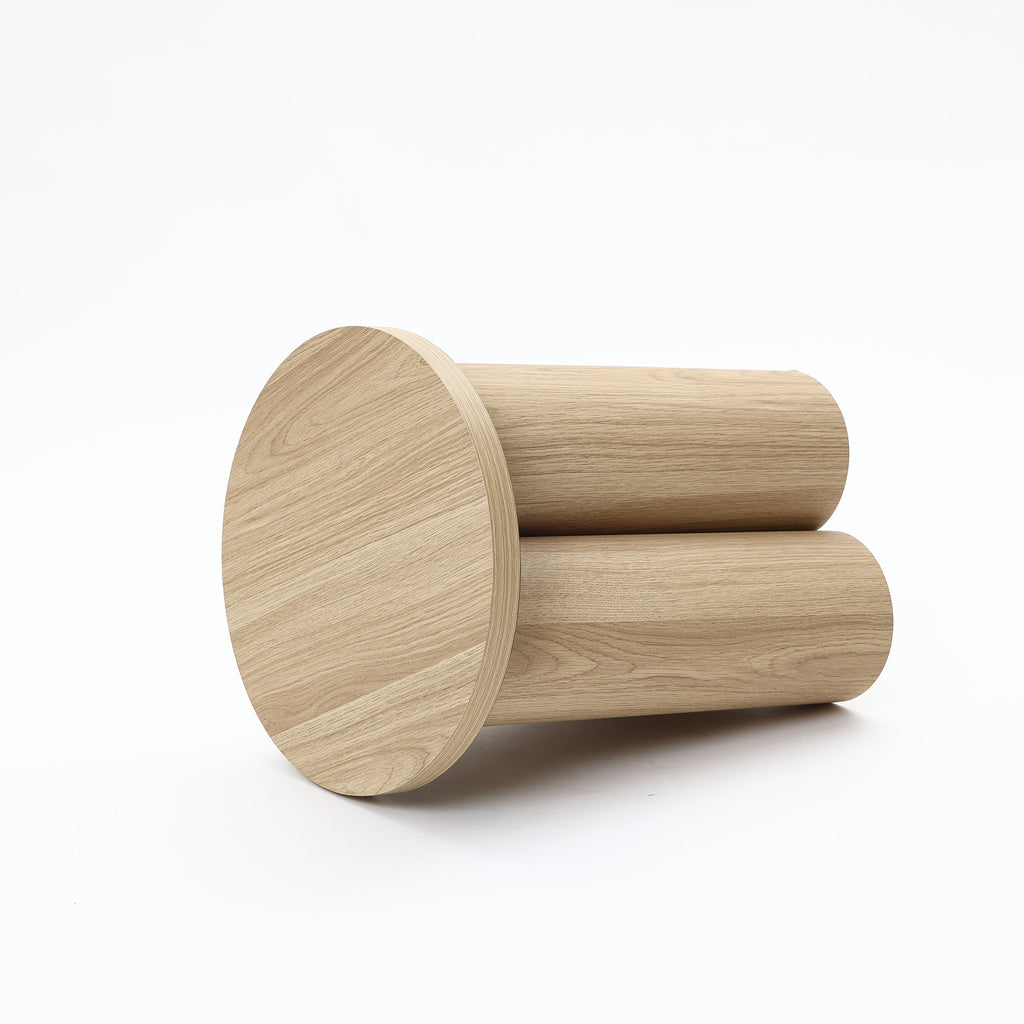 Moderner Beistelltisch aus Holz – runder Couchtisch, kleiner Sofatisch/Dekotisch