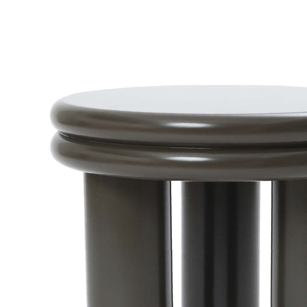 Runder Beistelltisch in Dunkelgrün – vielseitig als Sofa- oder Nachttisch