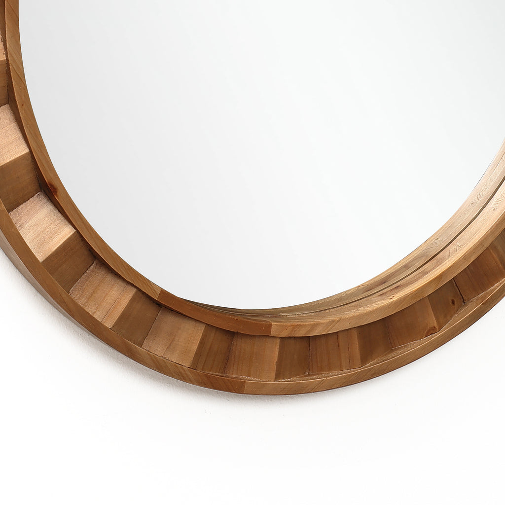 Runder Wandspiegel mit Holzrahmen