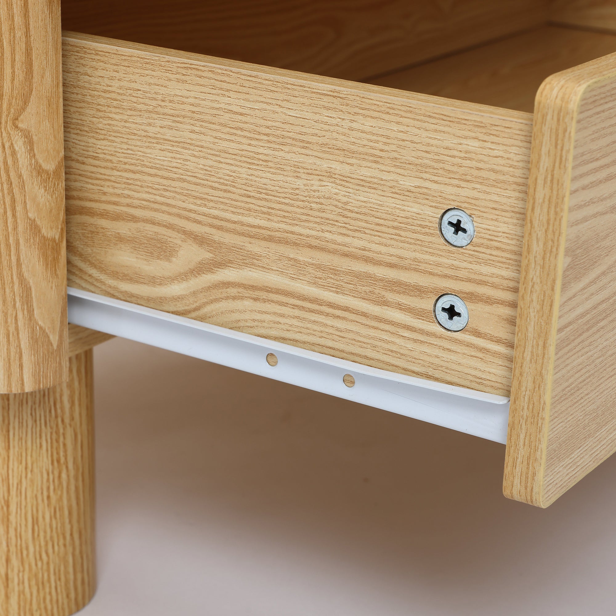 Moderne Kommode mit 5 Schubladen in Holzoptik