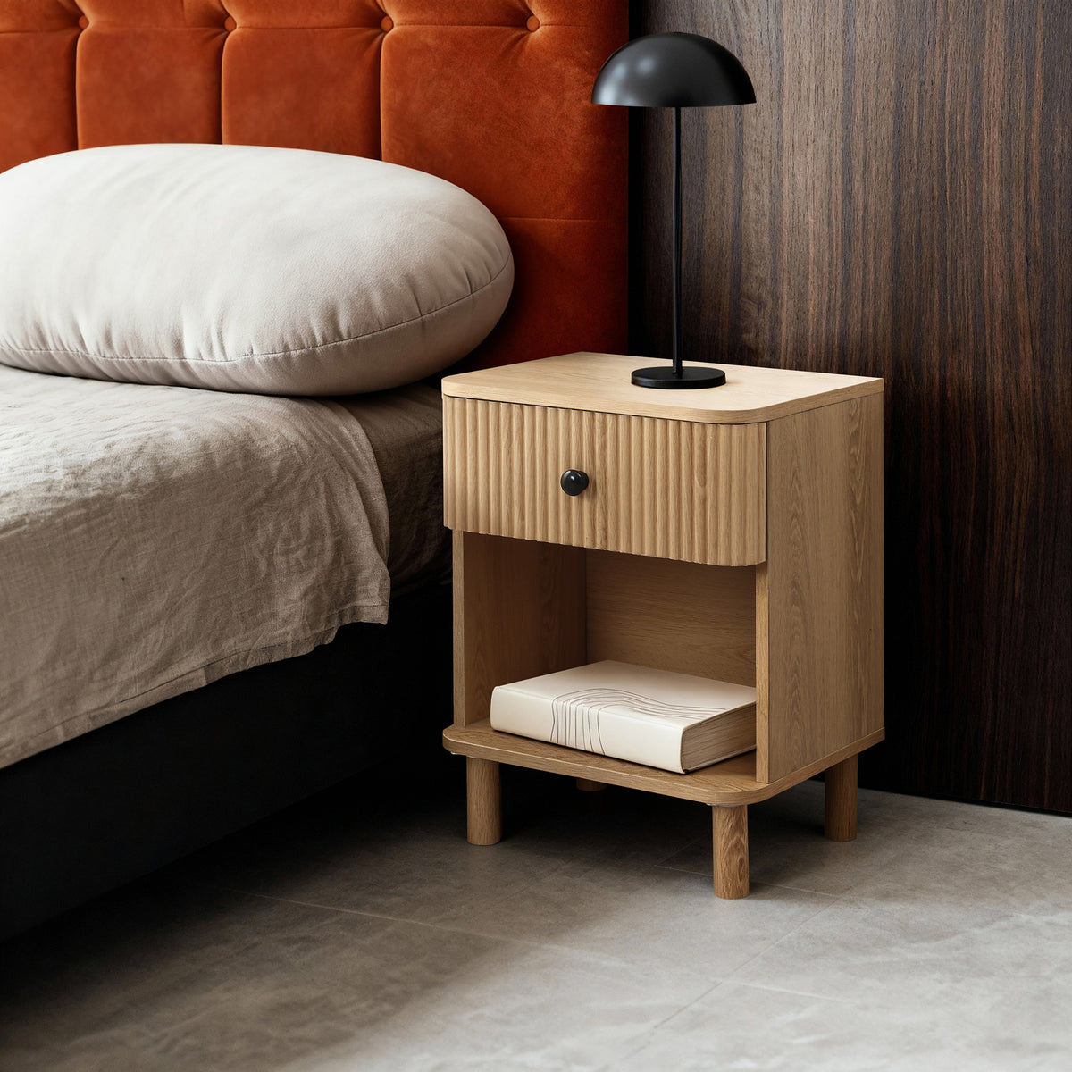 Nachttisch Holz mit Schublade, moderner Nachtschrank, Rillen-Design in Eichenoptik