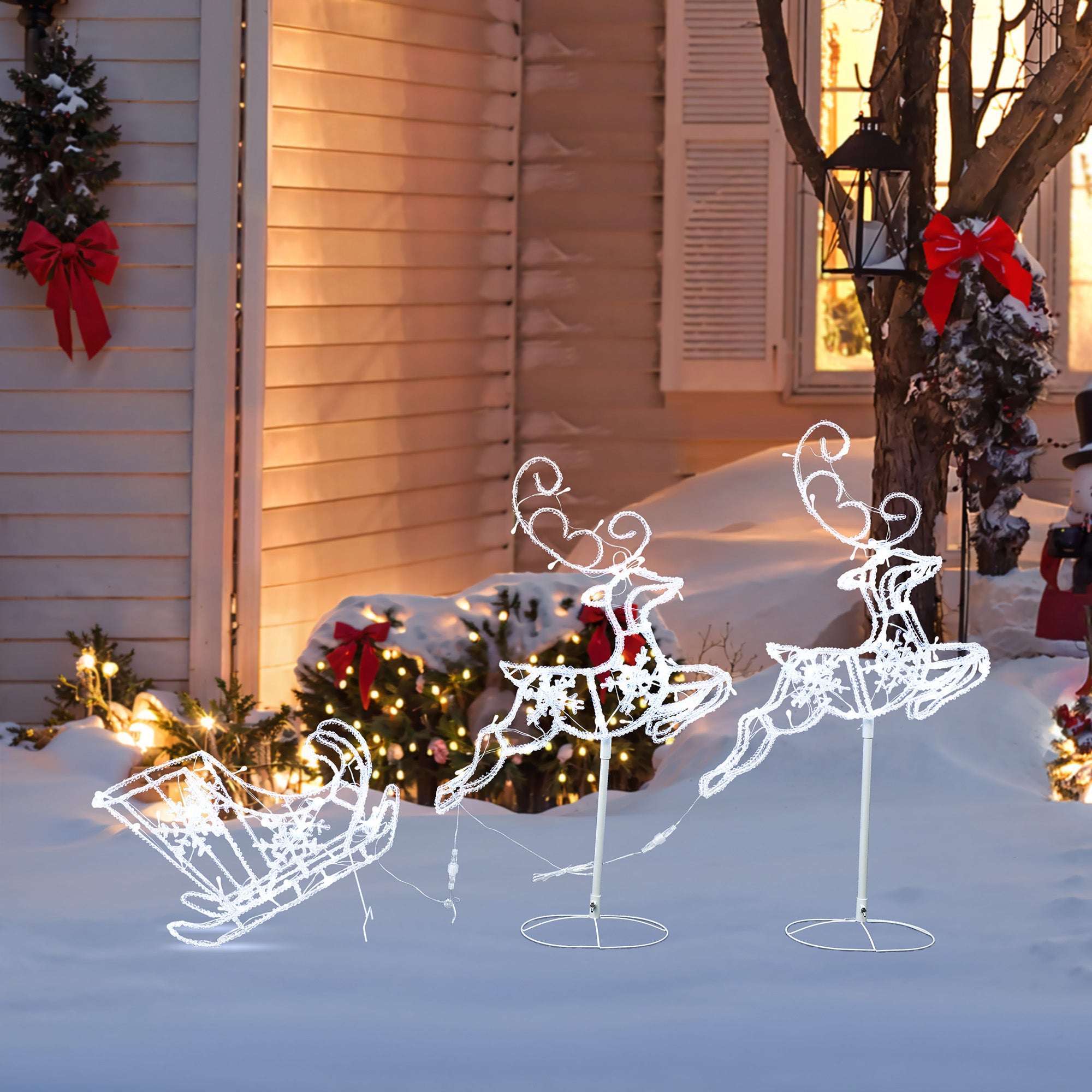 2 LED-Rentiere mit Schlitten – Weihnachtsdeko mit kaltweißen Lichtern für Innen- und Außen