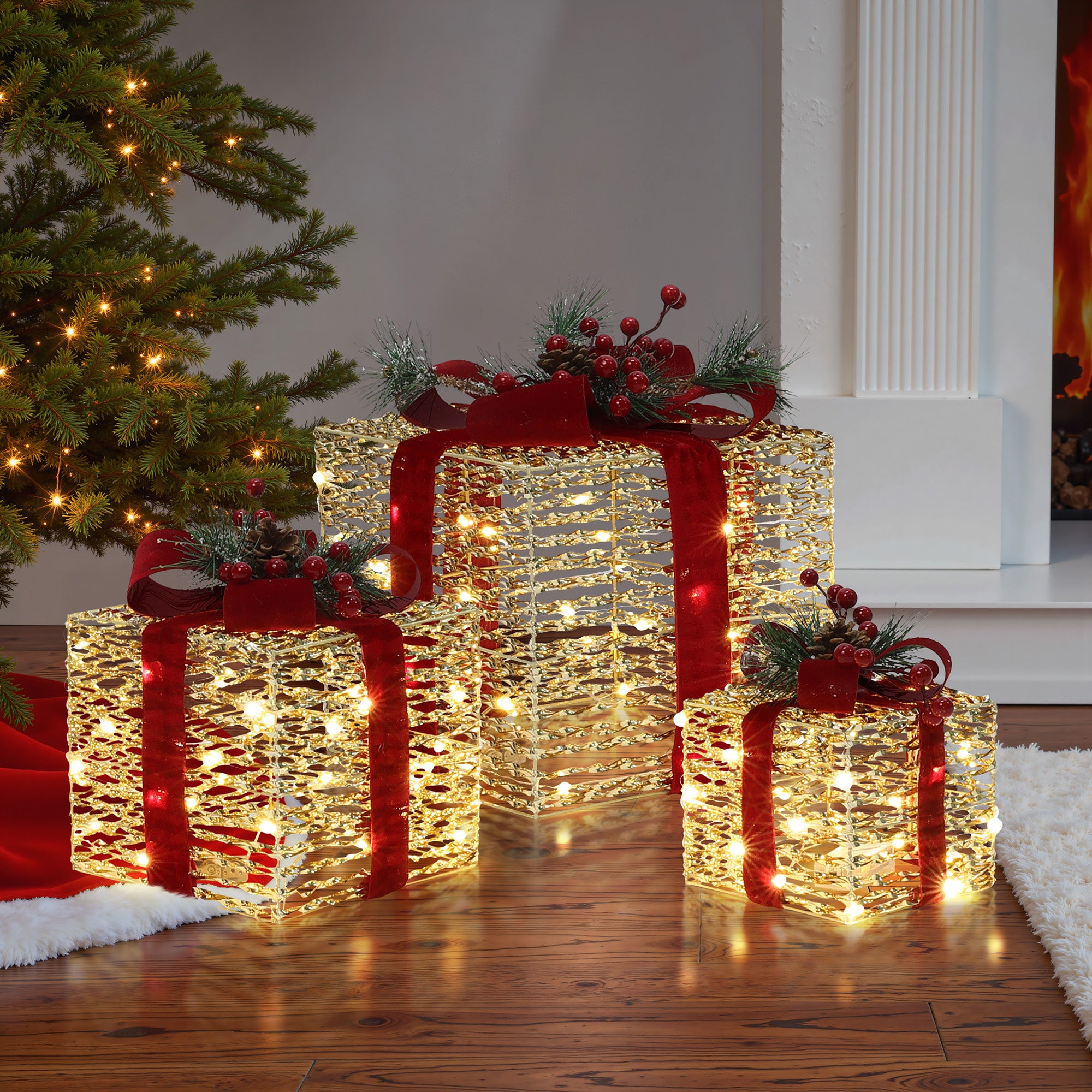 3er-Set LED-Geschenkboxen – Weihnachtsdeko in silber mit roten Schleifen und Beeren – Batteriebetrieben