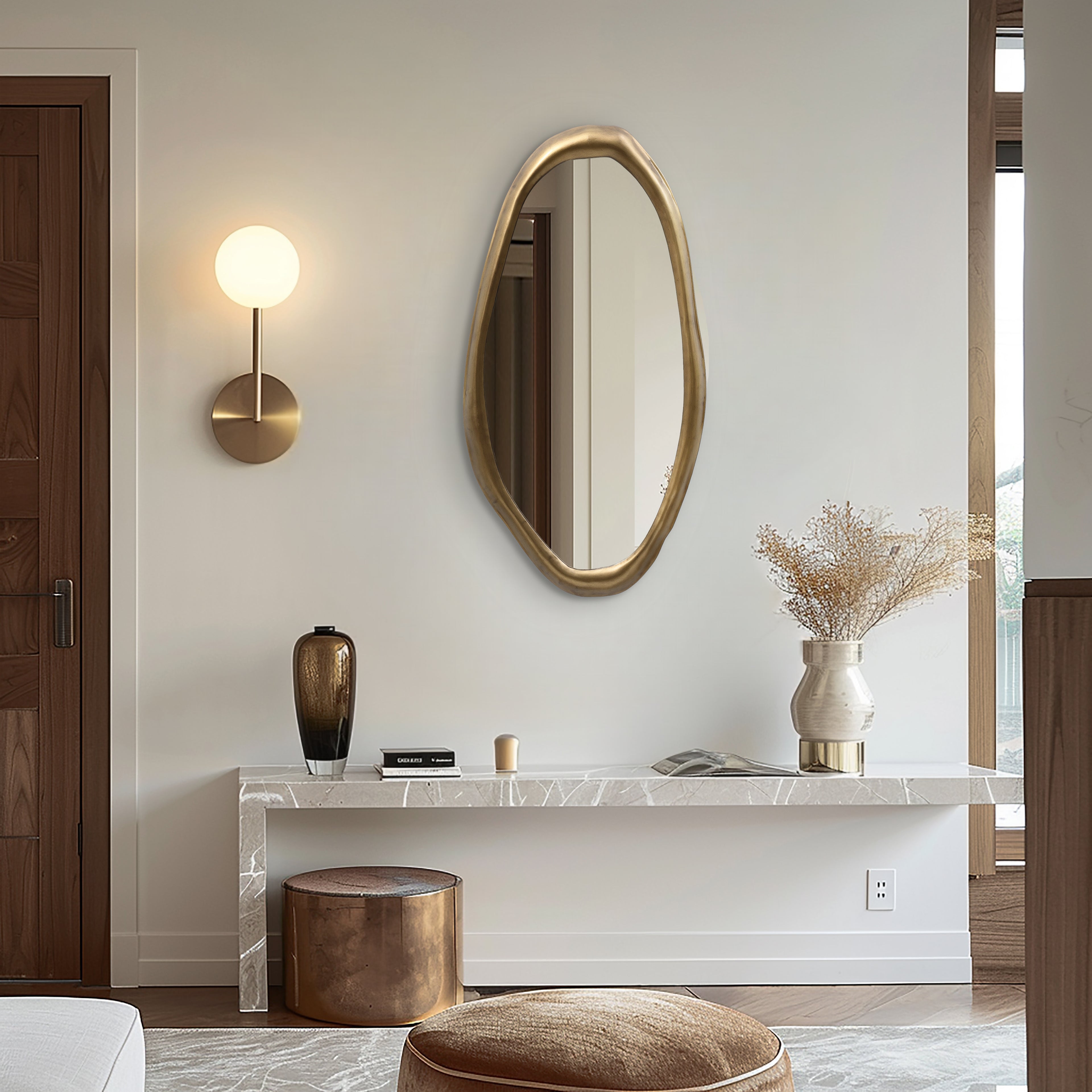 Irreguläre Fluid-Gold Wandspiegel – Deko-Spiegel mit Organic Design für Wohnraum