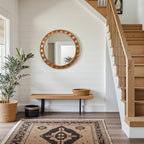 Runder Wandspiegel mit Holzrahmen