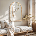 Wandspiegel mit Wellenrahmen aus Holz