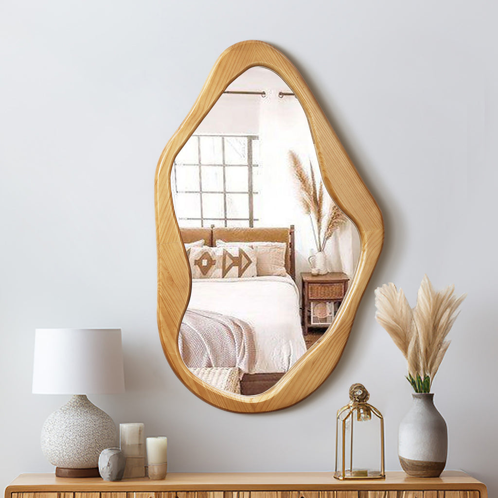 Flow Wandspiegel mit Holzrahmen in Freiform