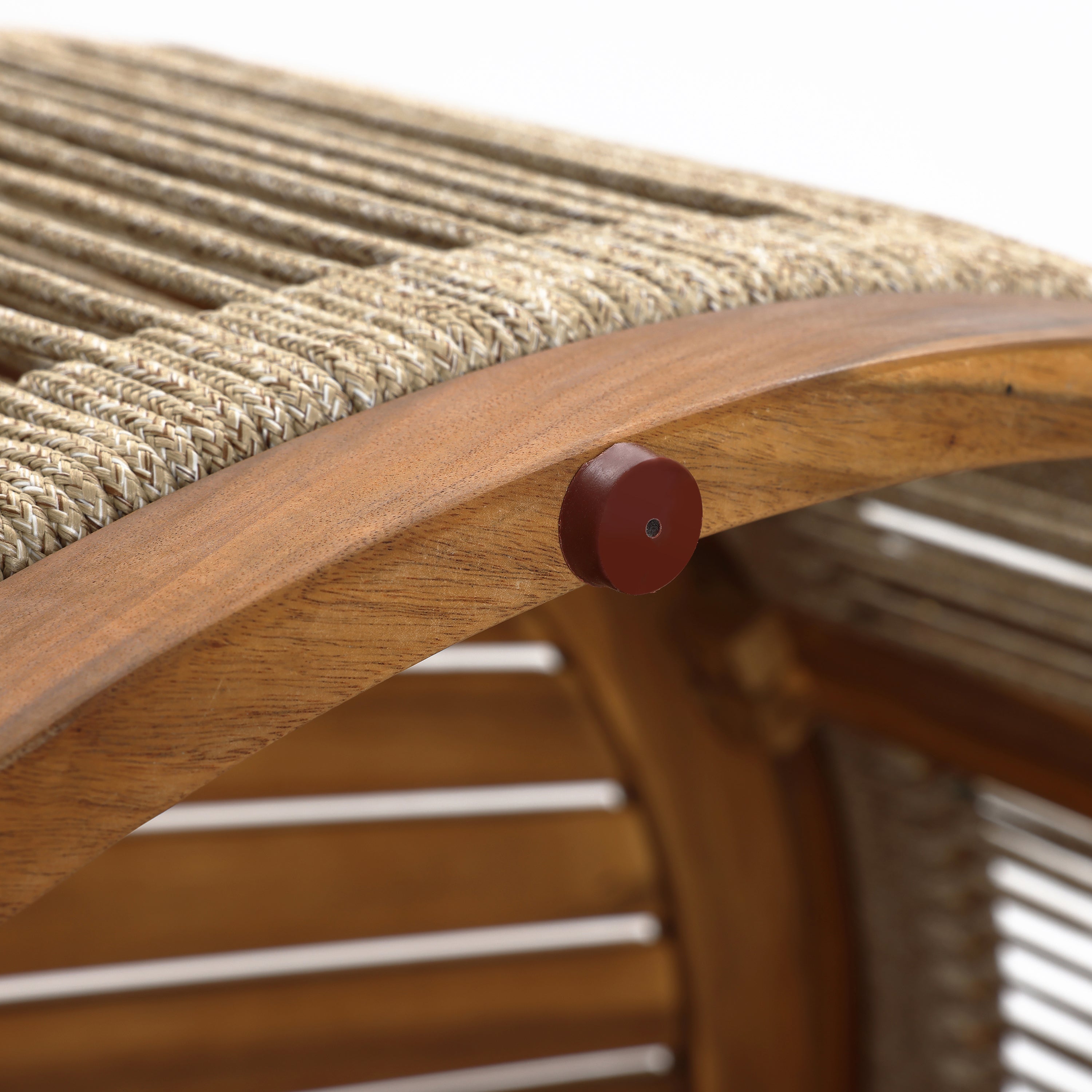 Runder Couchtisch aus Akazienholz mit Seilgeflecht