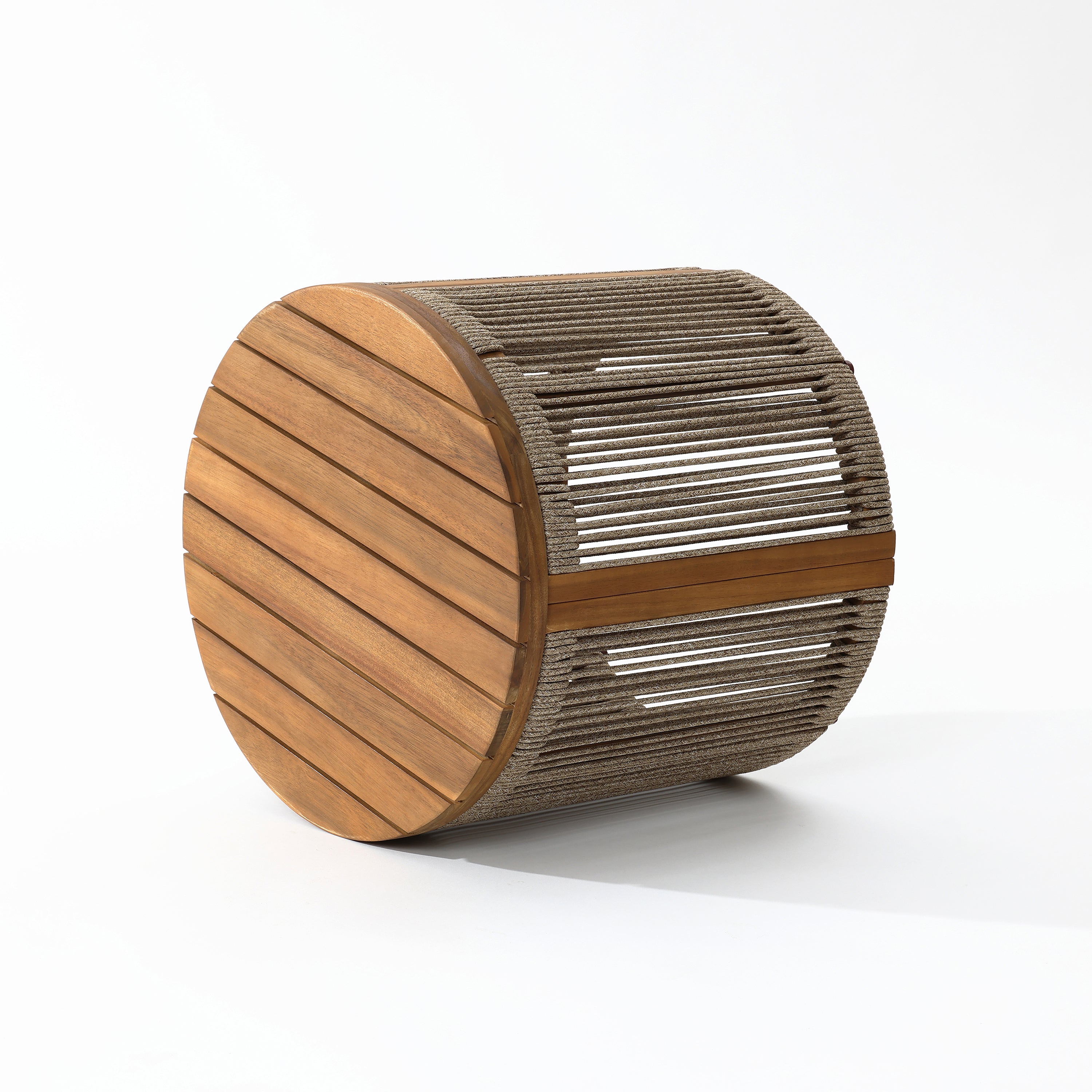 Runder Beistelltisch aus Akazienholz mit Seilgeflecht