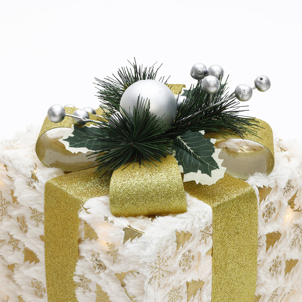 3er-Set LED-Geschenkboxen – Weihnachtsdeko mit Schneeflocken- und Tannenmuster, verziert mit goldenen Schleifen, Zweigen & silbernen Beeren