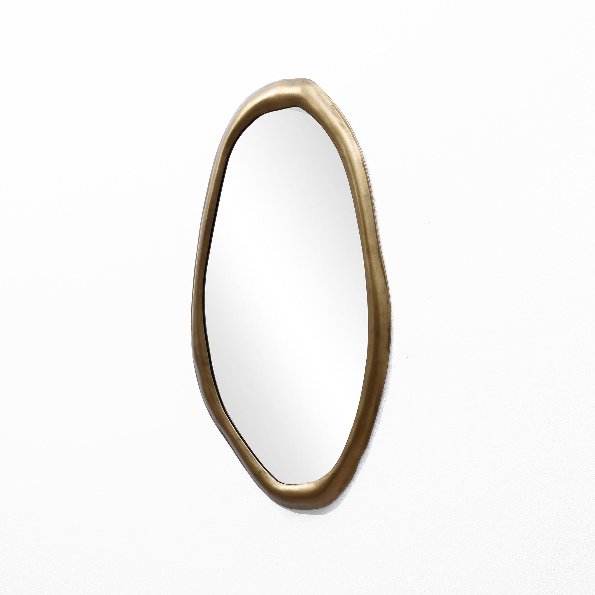 Ovaler Wandspiegel, Metallrahmen in Gold