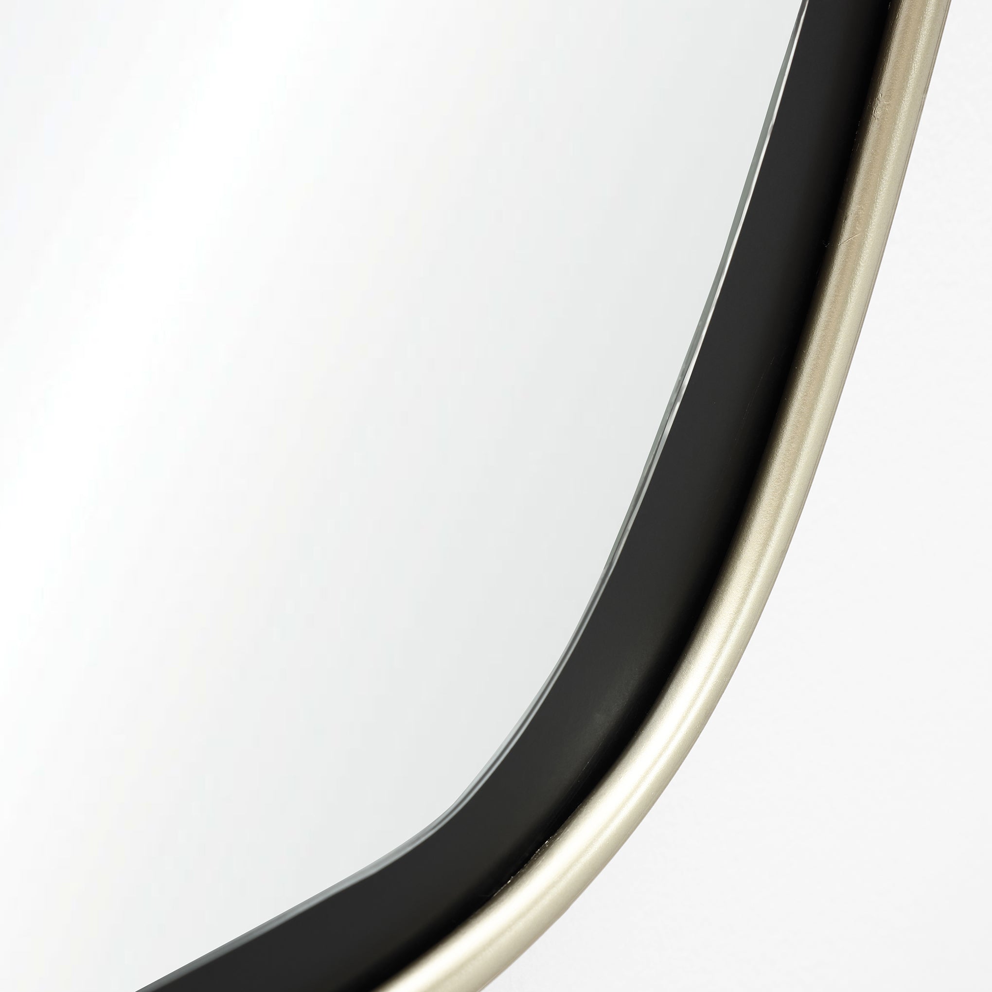 Organischer Wandspiegel mit Zweifarbigem Rand – Moderner Deko-Spiegel