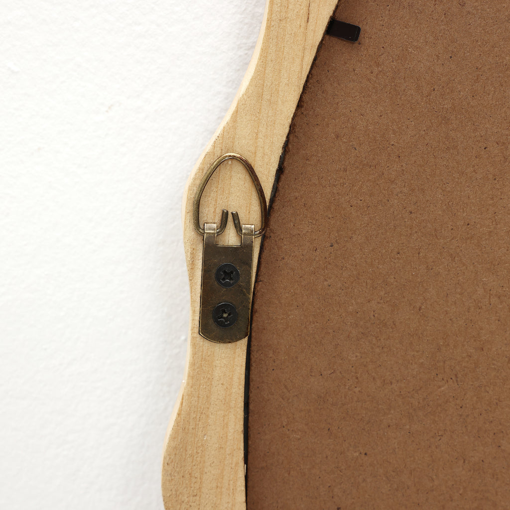 Wandspiegel mit Wellenrahmen aus Holz