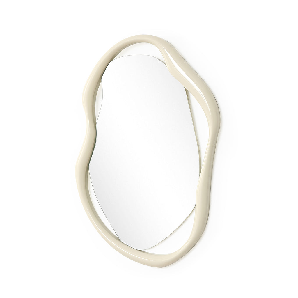 Moderner Deko-Spiegel mit Organic Design für Wohnraum