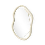 Moderner Deko-Spiegel mit Organic Design für Wohnraum