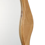 Flow Wandspiegel mit Holzrahmen in Freiform