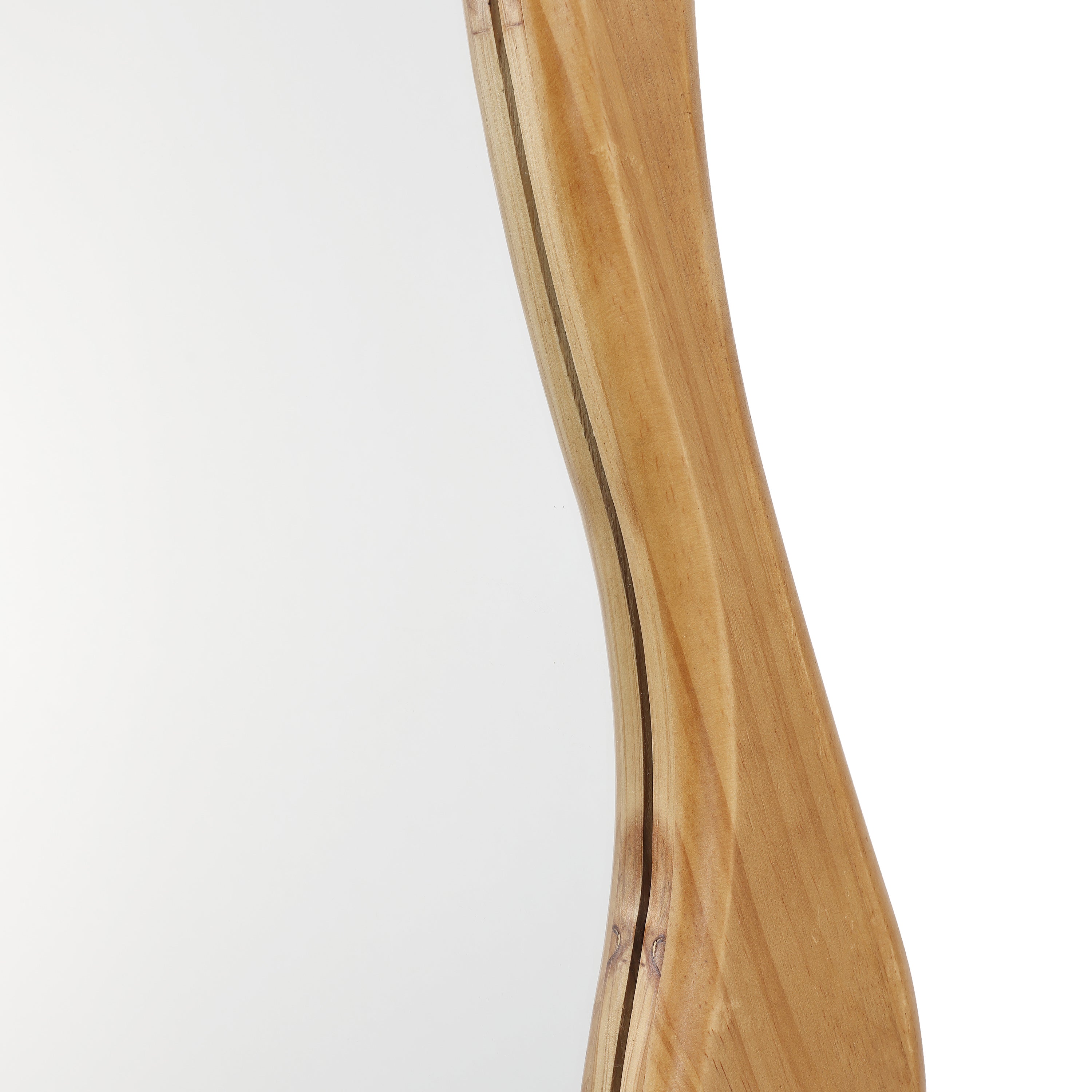 Flow Wandspiegel mit Holzrahmen in Freiform