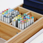 Kinder-Schreibtisch mit Bücherregal, 2 Stühlen und Papierrollenhalter, Weiß/Natur