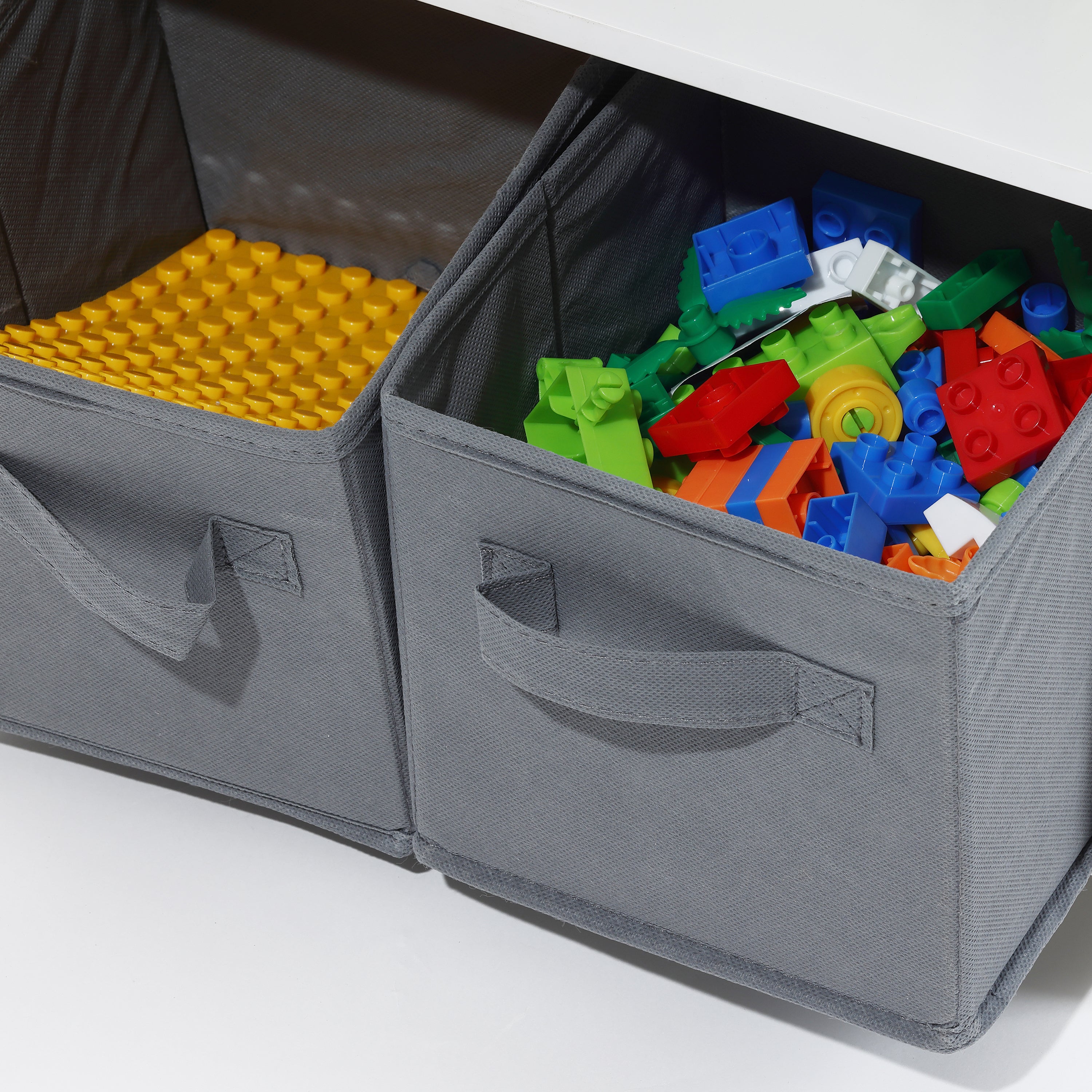 Kinder-Schreibtisch mit Bücherregal, 2 Stühlen und Papierrollenhalter, Weiß/Natur