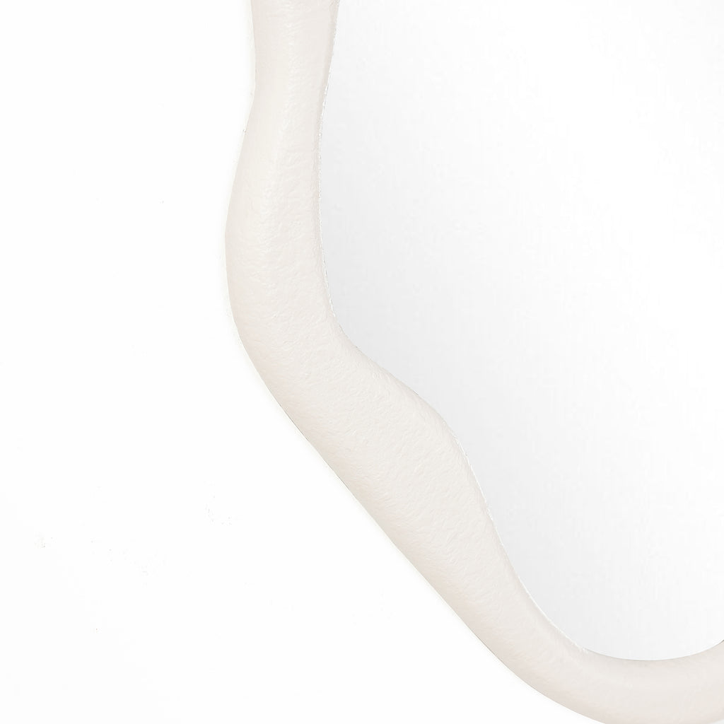 Irreguläre Fluid-Form Wandspiegel – Moderner Deko-Spiegel mit Organic Design für Wohnraum