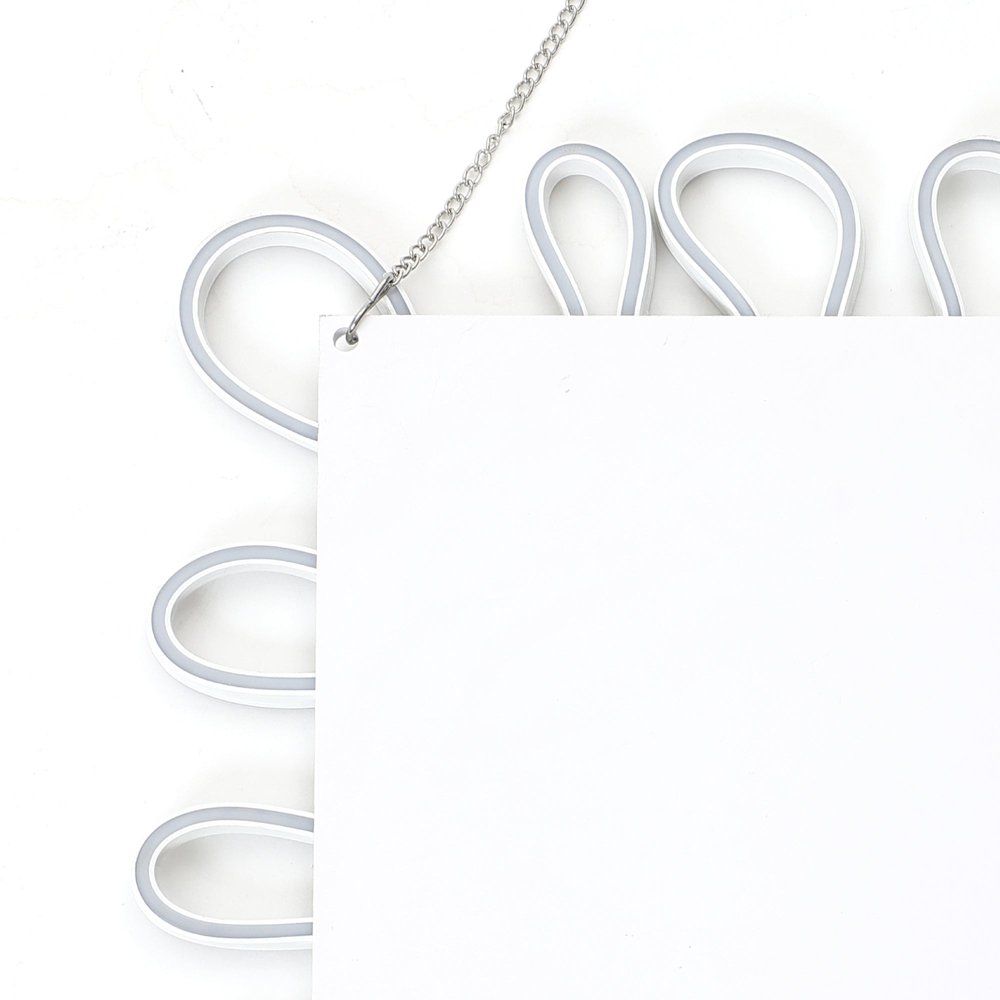Gelber Neon-Wellen LED Spiegel – Leuchtender Wandspiegel mit Atmosphärenbeleuchtung für Wohnraum & Deko