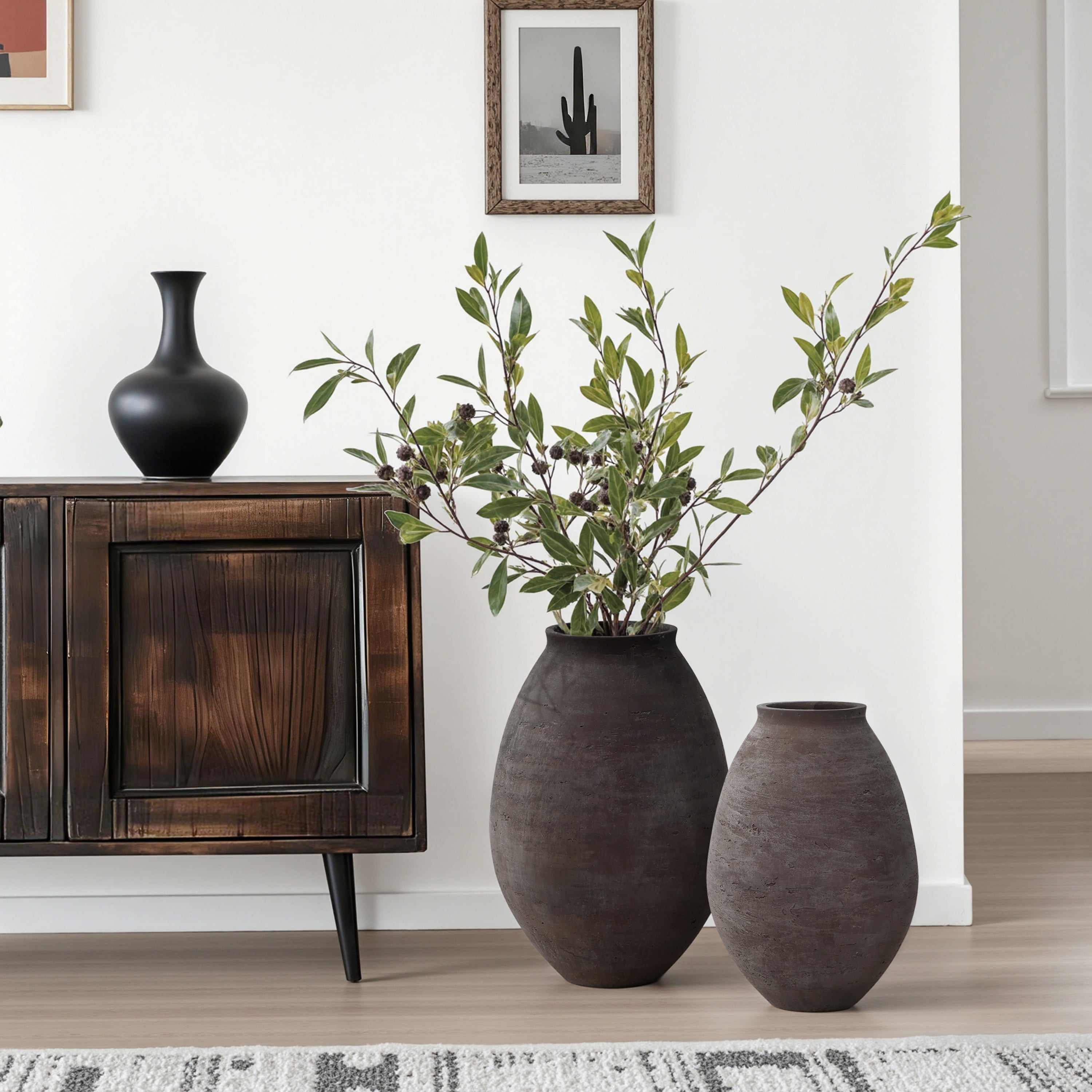 Vase Groß Braun – Rustikale Betonvase im Wabi-Sabi Stil, Bodenvase aus Zement