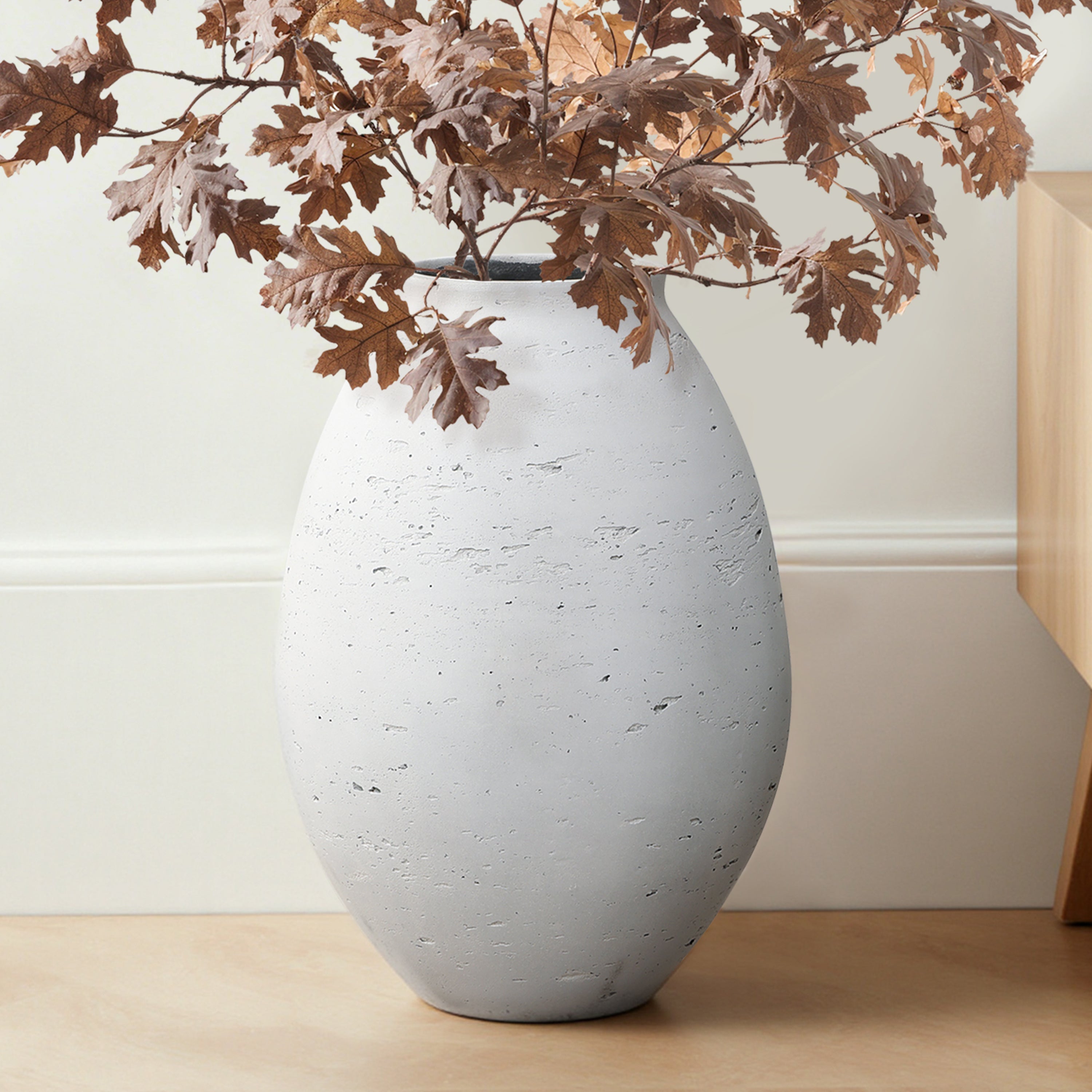 Moderne Blumenvase im Japandi-Stil, Handgefertigte Bodenvase