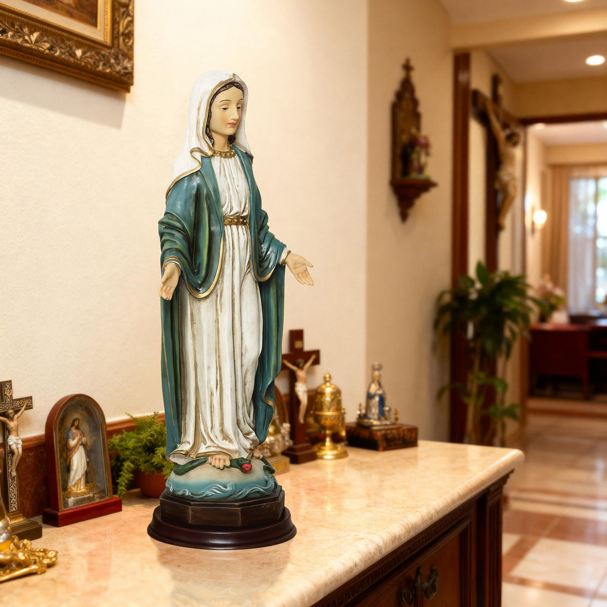 Christliche Statue - zeitlose Deko für Haus & Garten