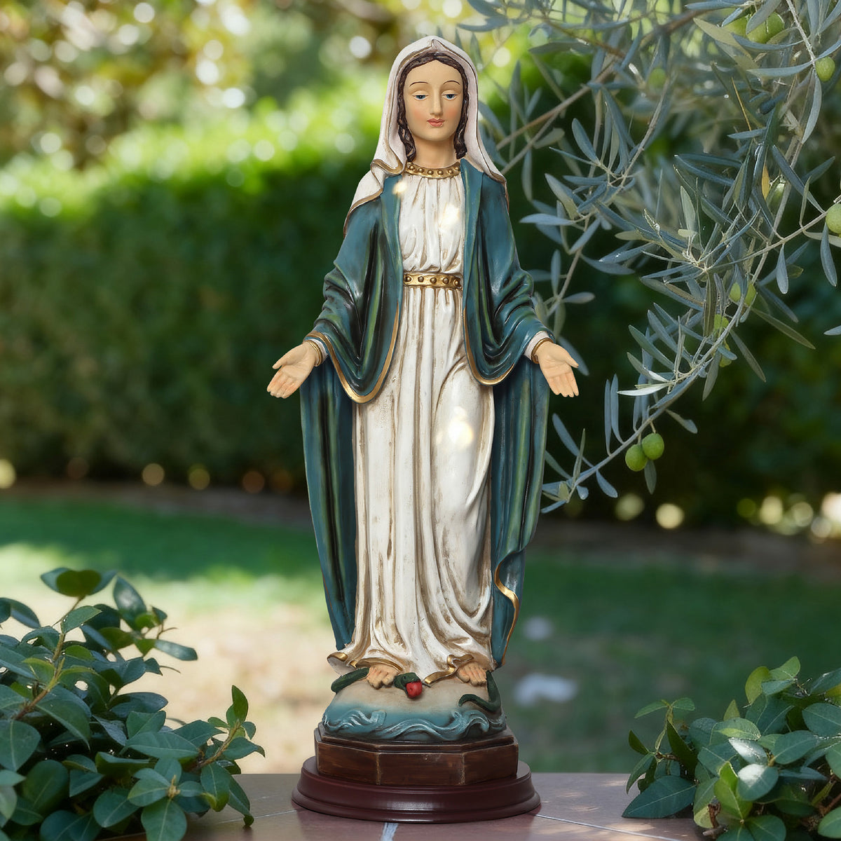 Christliche Statue - zeitlose Deko für Haus & Garten