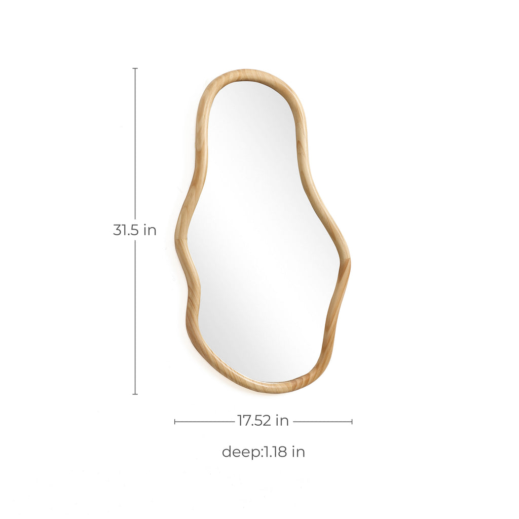 Wandspiegel mit organischer Form und Kiefernholzrahmen