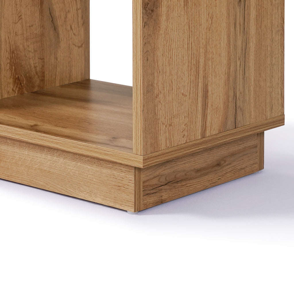 Bücherregal in Holzoptik mit Schrankfächern