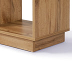 Bücherregal in Holzoptik mit Schrankfächern